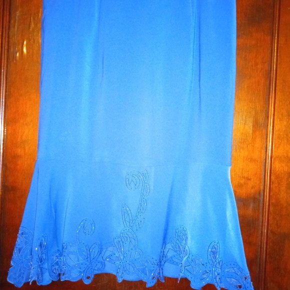 CHURCH/WORKFLOW!! 2-piece royal blue printed skirt suit - Picture 3 of 10